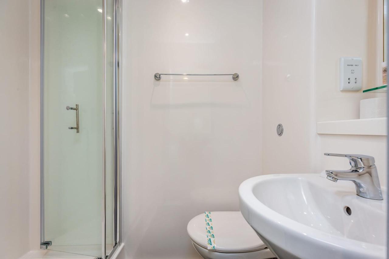 Spacious Ensuite Room With Shared Kitchen Lincoln Esterno foto